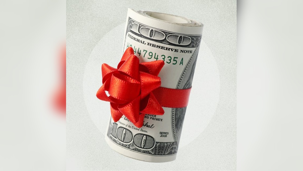 How Much to Tip Dog Groomer at Christmas: Ultimate Guide 2025